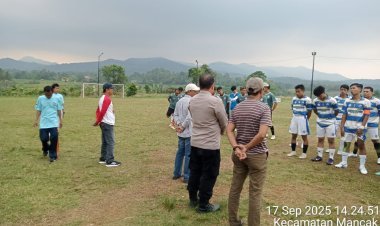 Monitoring Polsek Mancak Bikin Turnamen Sepak Bola Antar RT Labuan Lancar