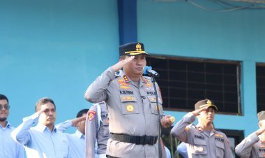 Kapolres Cilegon Ajak Siswa SMK YPWKS Wujudkan Indonesia Emas 2045