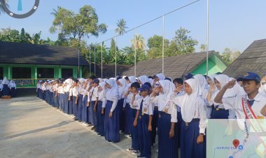 Kapolsek Mancak Sampaikan Pesan Bijak untuk Pelajar SMPN 2