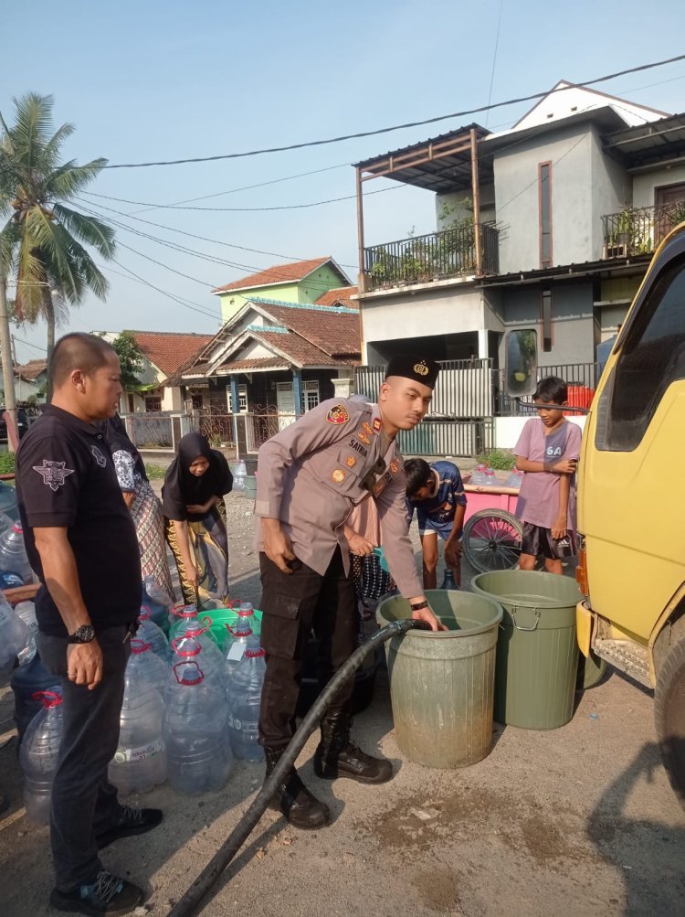 Kepedulian Polri, Warga Desa Bojonegara Terbantu dengan Air Bersih