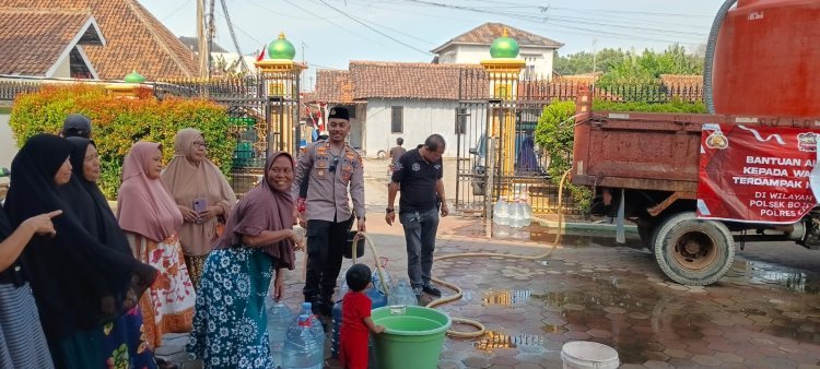 Ribuan Liter Air Bersih Disalurkan untuk Warga Desa Bojonegara Terdampak PDAM