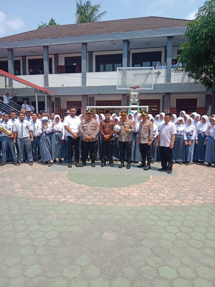 Kapolres Cilegon Beri Penyuluhan Kenakalan Remaja di SMK 2 Kota Cilegon