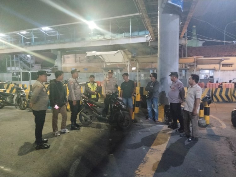 Personel Samapta Merak Perlihatkan Kehadiran Negara Lewat Patroli Humanis