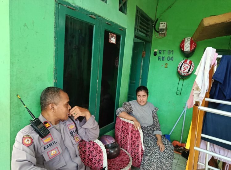 Bhabinkamtibmas Pulomerak Ingatkan Warga Mekarsari Pentingnya Waspada Lingkungan