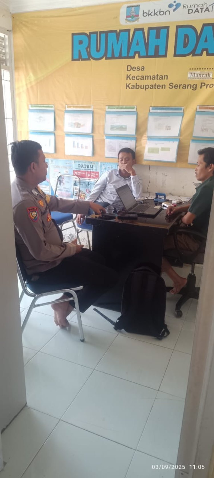 Bripka Darsiwan Sambangi Tokoh Pemuda, Ajak Warga Jaga Keamanan Lingkungan
