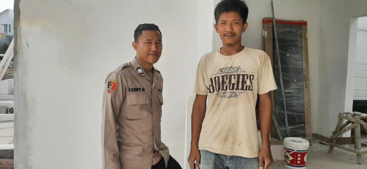 Bhabinkamtibmas Puloampel Gencar Bangun Hubungan Harmonis dengan Warga