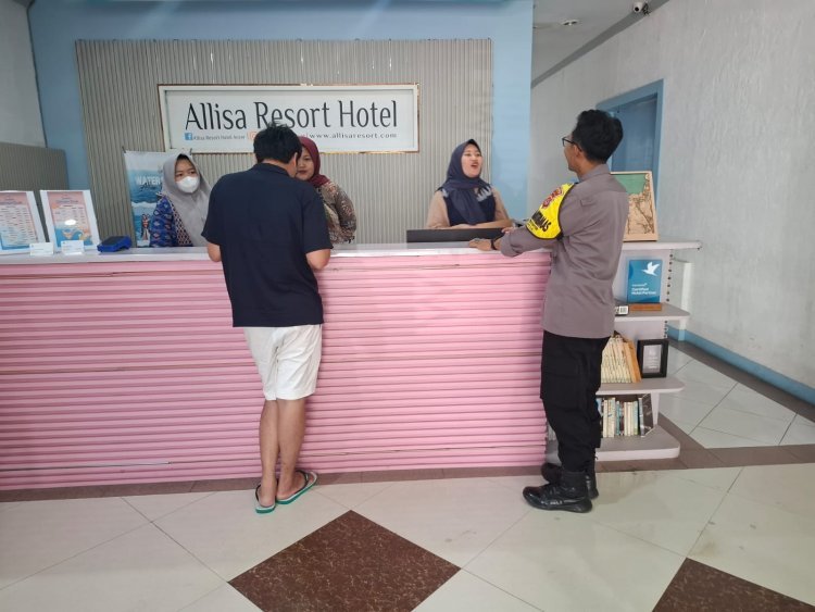 Monitoring Hotel, Polsek Anyar Pastikan Lingkungan Wisata Tetap Aman