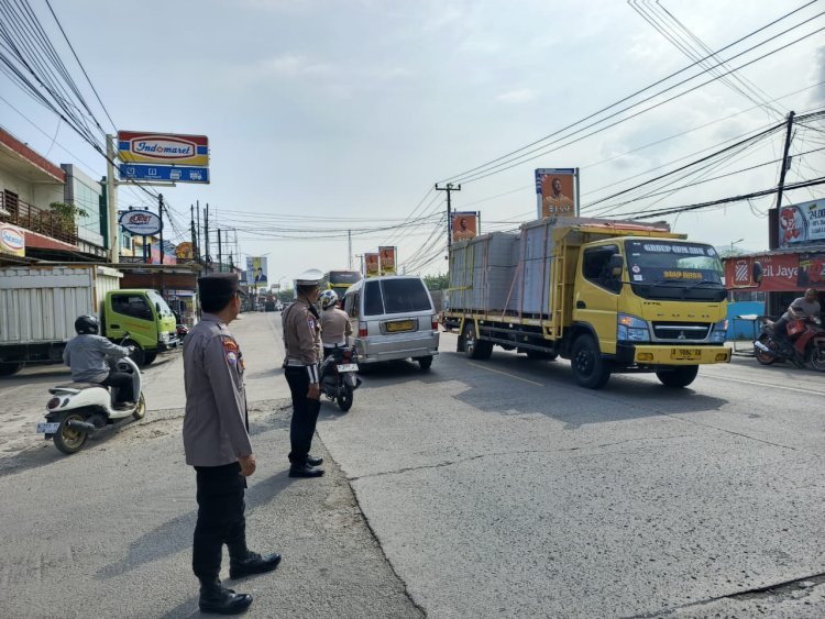Polsek Anyar Wujudkan Jalan Tertib dan Aman Lewat Gatur Rutin