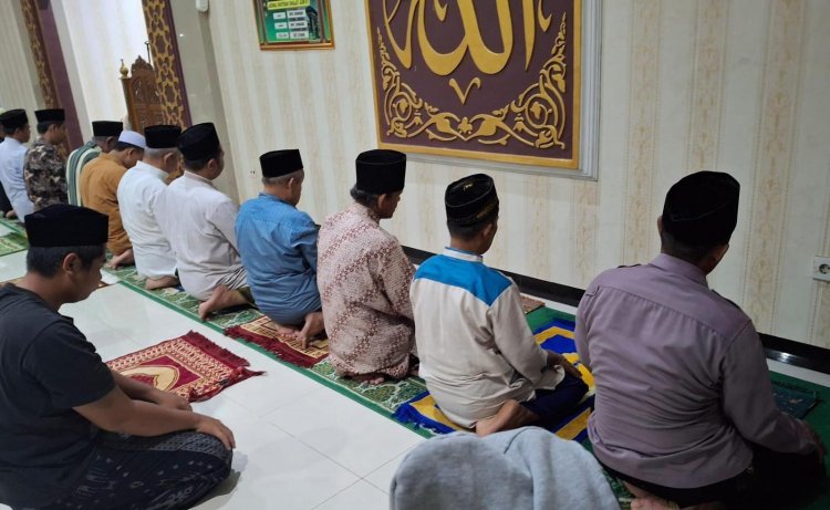Polsek Cibeber Gelar Dialog Kamtibmas Usai Sholat Subuh Berjamaah