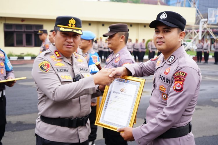 Anggota Polres Cilegon Diganjar Penghargaan atas Kinerja Responsif