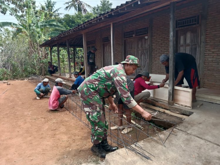 Kemanunggalan TNI Dengan Rakyat Bangun Infrastruktur Desa