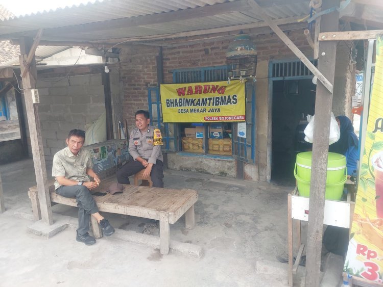 Warga Mekarjaya Apresiasi Kehadiran Brigadir Chaeruman di Warung Bhabinkamtibmas