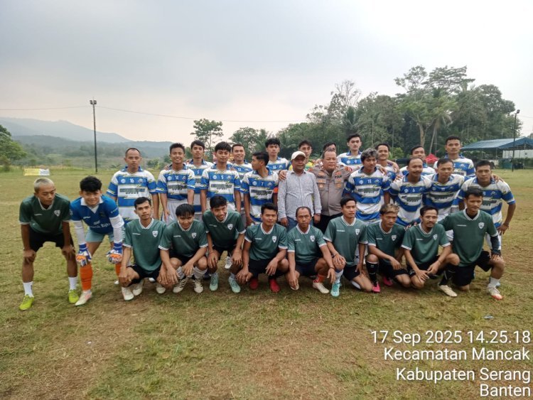 Bhabinkamtibmas Mancak Beri Rasa Aman Bagi Warga di Turnamen Sepak Bola RT