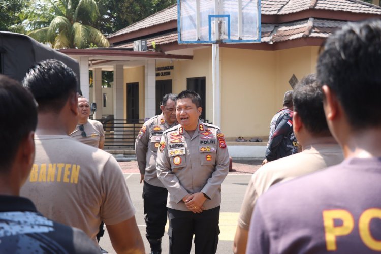 Dalmas Polres Cilegon Latihan di Halaman Satya Haprabu, Kapolres Tekankan Kesiapsiagaan