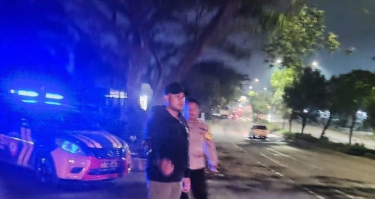 Polsek Cibeber Turun Jalan Malam Hari Ciptakan Rasa Aman Warga