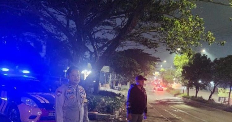 Lampu Biru Polisi Menyala, Pelaku Kejahatan Mengurungkan Niat