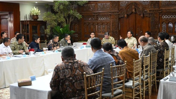 Presiden Prabowo Pimpin Pertemuan Bahas Stabilitas dan Isu Strategis Sektor Keuangan