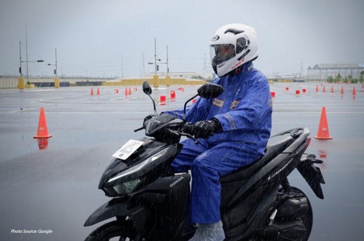 Capella Honda Kepri Ajak Masyarakat Siaga Berkendara di Musim Hujan