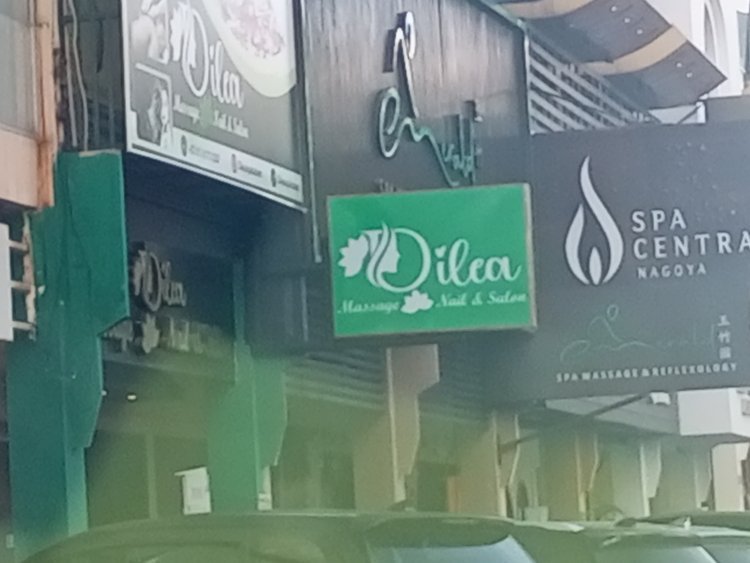 Langgar Aturan, Menjorok ke Jalan dan Ancam Keselamatan