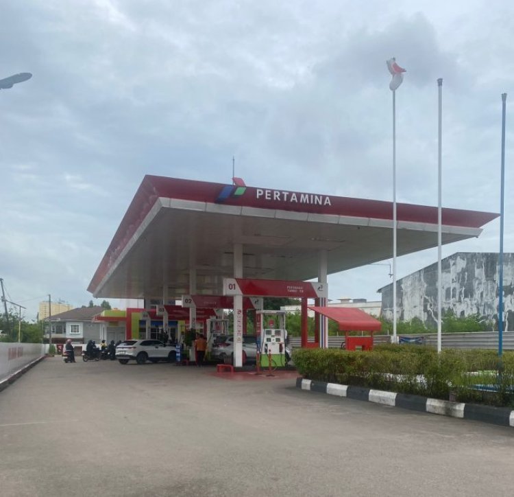PERTAMAX TURBO RON 98 MULAI LANGKAH DI BANYAK SPBU BATAM, WARGA RESAH — INI TANGGAPAN PERTAMINA.