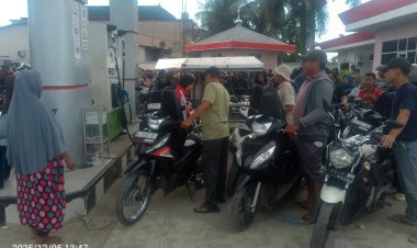 Bahan Bakar Minyak Lancar Masuk, Antrian di SPBU Aceh Singkil Tetap Mengular