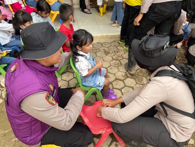 9 Taruna Akpol Bersama SSDM Polri Gelar Trauma Healing bagi Anak Korban Bencana di Aceh Tamiang