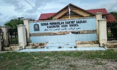 Diduga Dijanjikan Satu Unit Innova Reborn, Hak Interpelasi Bergulir, Rakyat Menjerit