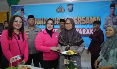 Peringati HUT ke-21, Polda Kepri Gelar Bakti Sosial dan Safari Ramadan di Sembulang Galang