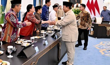 Wapres Dampingi Presiden Prabowo pada Pertemuan Pemimpin Lintas Generasi di Istana