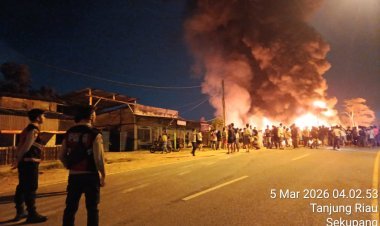 Sigap Tindak Lanjut Laporan Warga, Personel Satsamapta Polresta Barelang Datangi Lokasi Kebakaran