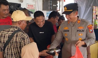 Polisi dan IJTI Kepri Bagikan 500 Nasi Kotak untuk Pemudik di Pelabuhan Punggur Batam