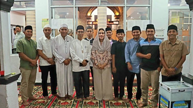 Bupati dan Kapolres Karimun serta Forkopimda Buka Puasa Bersama Masyarakat dalam Safari Ramadhan 1447 H