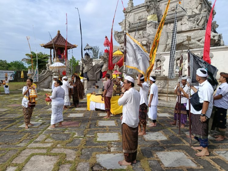 Polsek Sekupang Laksanakan Pengamanan Upacara Melasti Menyambut Hari Suci Nyepi di Pura Agung Amerta Bhuana