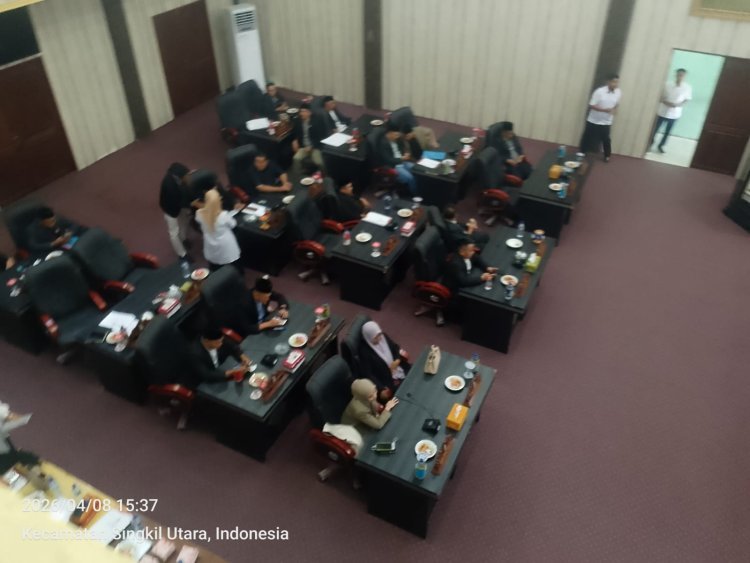 Sidang Pengesahan APBK Aceh Singkil Ricuh, Pimpinan DPRK Dituding Otoriter