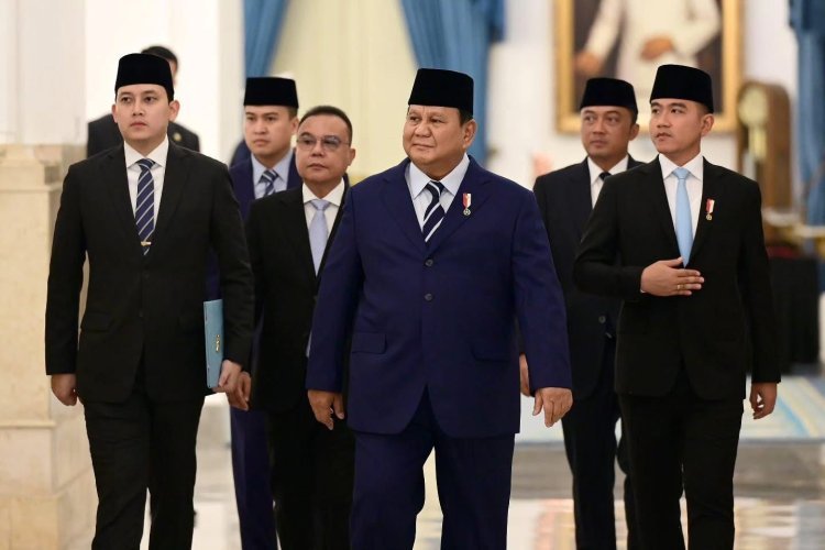 Prabowo Lantik Sejumlah Pejabat Negara, Perkuat Formasi Kabinet hingga Badan Strategis