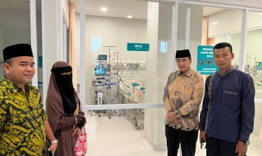 Ismeth Abdullah Jenguk Korban Kecelakaan Tunggal di RS Awal Bros Botania, Berikan Dukungan dan Bantuan