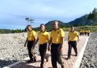 Usai Apel Pagi, Personel Polres Bener Meriah Jaga Kebugaran dengan Olahraga Bersama di Track Joging Meutuah