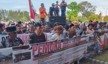 Massa Gemuka Sampaikan Aspirasi Terkait Dana Stimulan dan Jadup Korban Banjir di Aceh Singki
