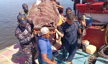 Ditpolairud Polda Aceh Bantu Evakuasi Jenazah ABK KM Emirates yang Meninggal Saat Melaut