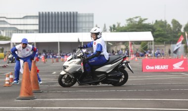 Edukasi Keselamatan Berkendara, 5 Tips Penting untuk Pengendara Motor Perempuan