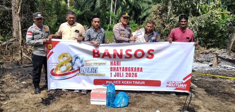 Polri Hadir di Tengah Musibah, Kapolsek Idi Tunong Salurkan Bantuan untuk Korban Kebakaran
