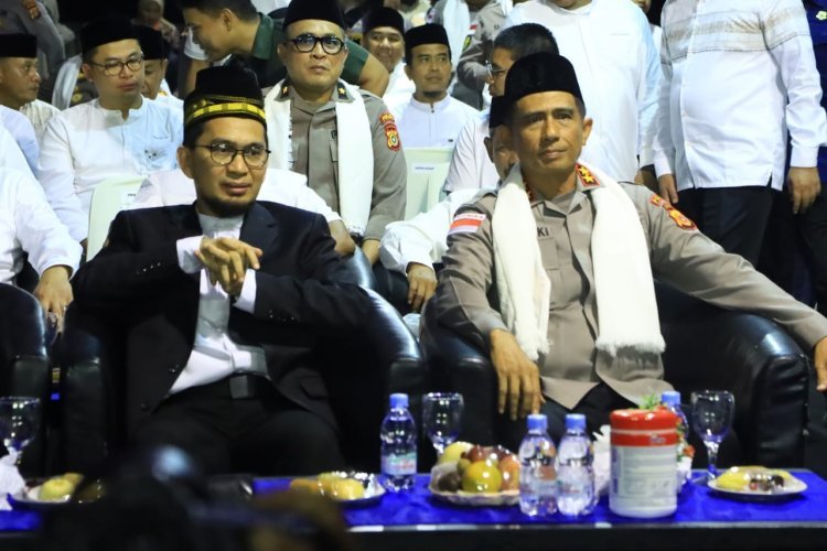 Meski diguyur Hujan Lebat Ribuan Masyarakat antusias Hadiri Opening Ceremony Bhayangkara Fest 2026