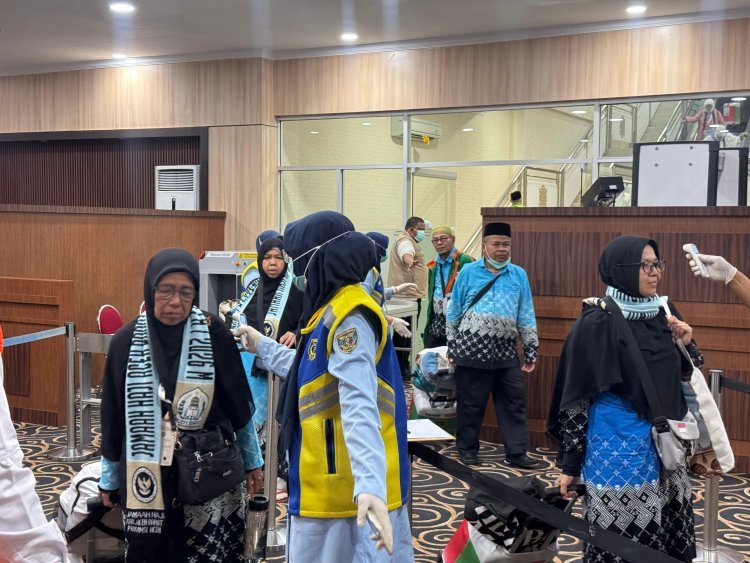Jemaah Haji Aceh Telah Tiba di Tanah Air sebanyak 1.959 Tersisa 8 Kloter di Madinah dan 1 Kloter di Makkah