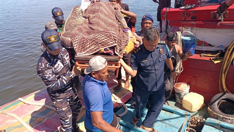 Ditpolairud Polda Aceh Bantu Evakuasi Jenazah ABK KM Emirates yang Meninggal Saat Melaut