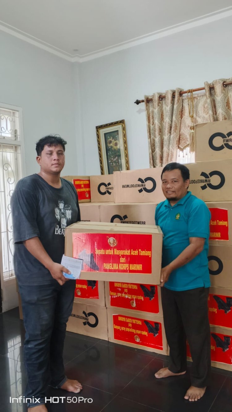 Panglima Korps Marinir Salurkan 1.200 Pasang Sepatu untuk Siswa Terdampak Bencana di Aceh melalui Majelis Dikdasmen dan PNF PWM Aceh