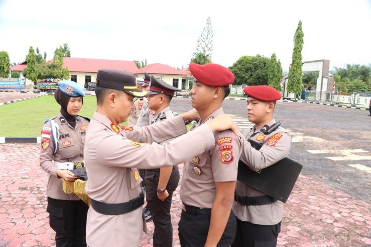 Kenaikan Pangkat 40 Personel Polres Aceh Singkil, Kapolres: Jadikan Motivasi Tingkatkan Profesionalisme