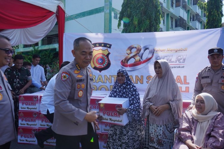 Polda Aceh Salurkan 450 Paket Bansos untuk Warga Banda Aceh Dalam Rangka Hari Bhayangkarak ke 80