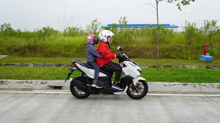 Capella Honda Kepri Edukasi Orang Tua Lewat Kampanye #Cari_Aman, Ingatkan Bahaya Membonceng Anak di Bagian Depan Sepeda Motor