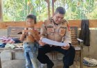 Mendengar Kisah Pilu Lima Anak yang Ditinggalkan Orang Tuanya, Polisi Pidie Jaya Ulurkan Bantuan